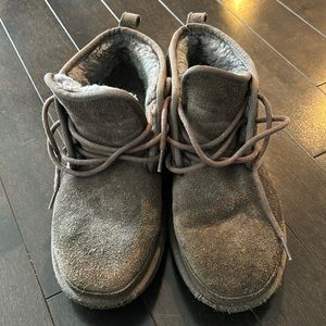 Used men’s Ugg boots size 9